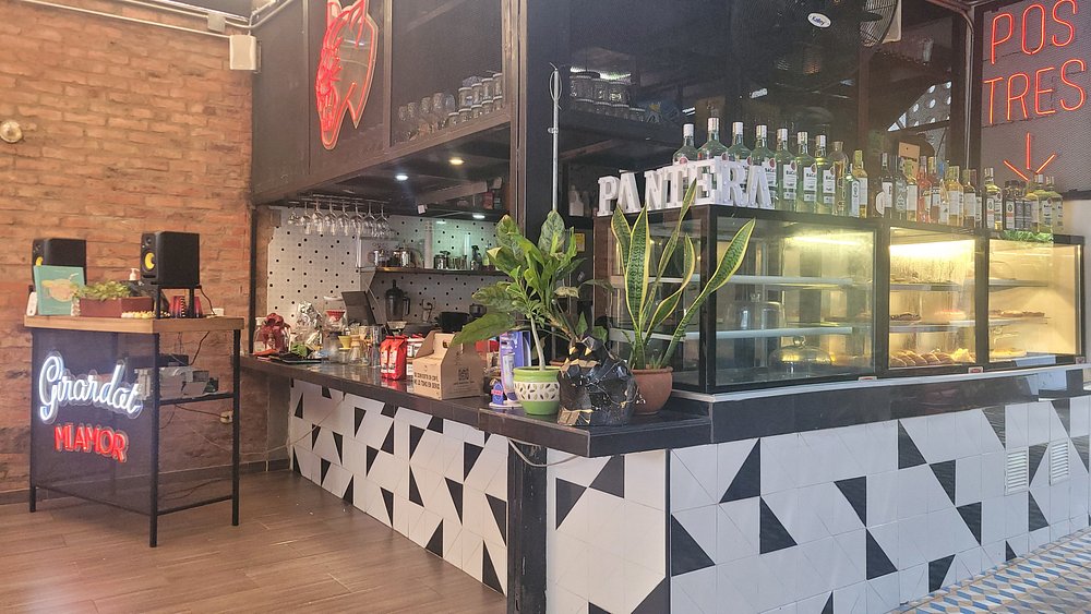 Gato Pantera Cafe Bar